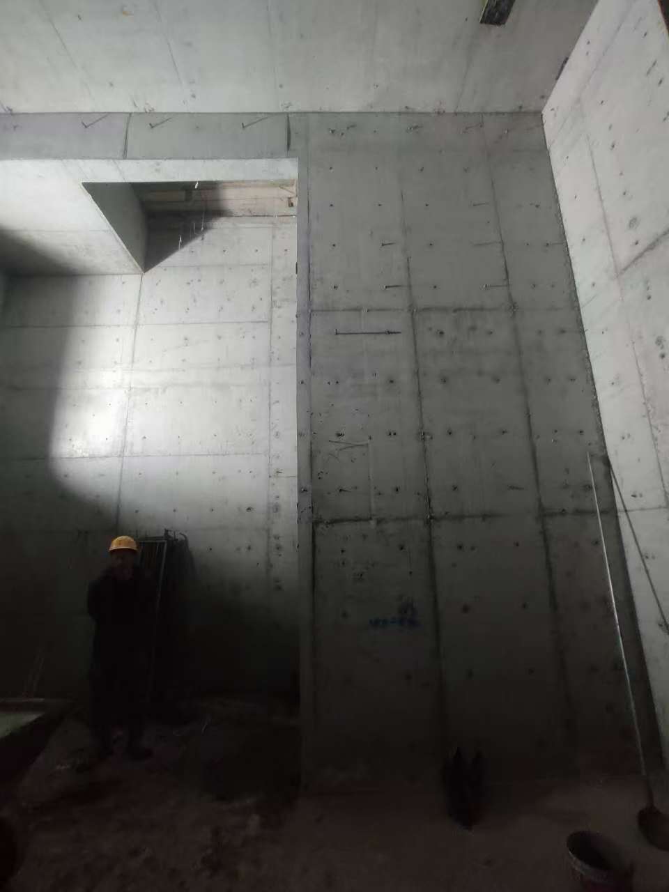 仙桃墙上开槽钢筋断了有影响吗